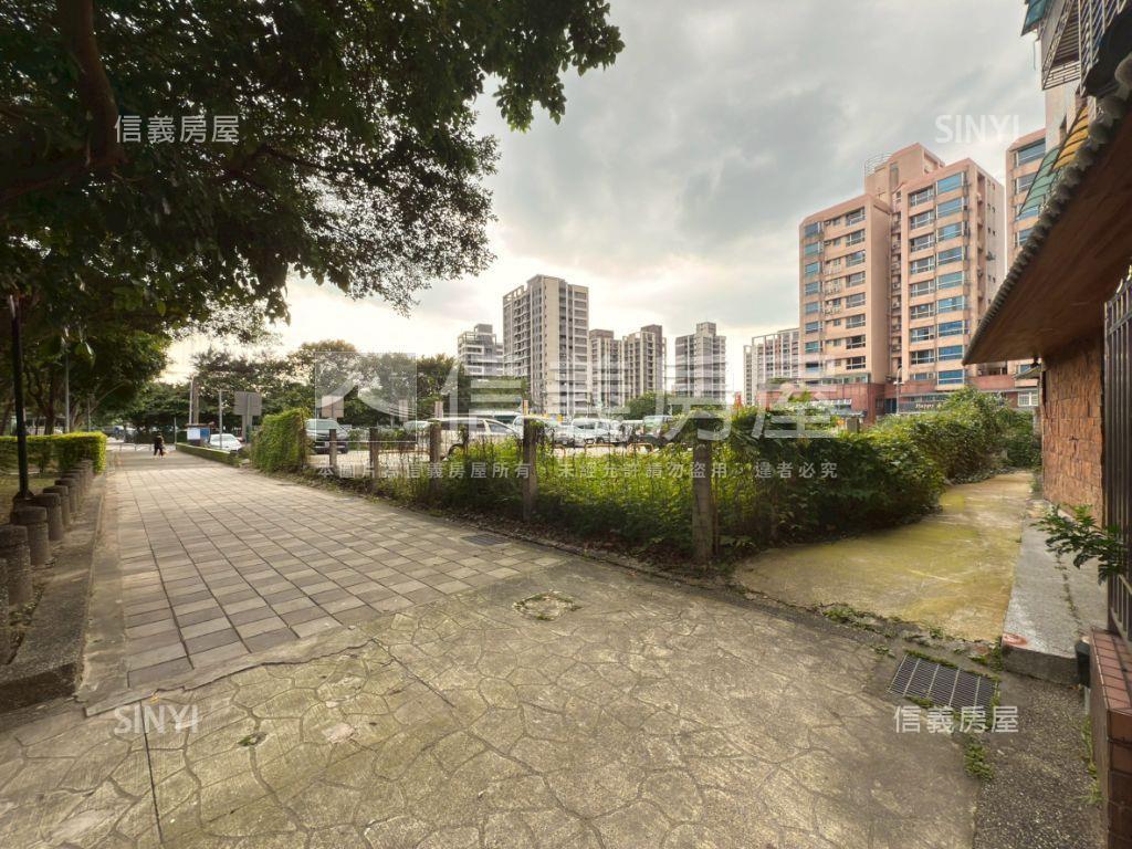 鴻禧面中庭裝潢大２房房屋室內格局與周邊環境