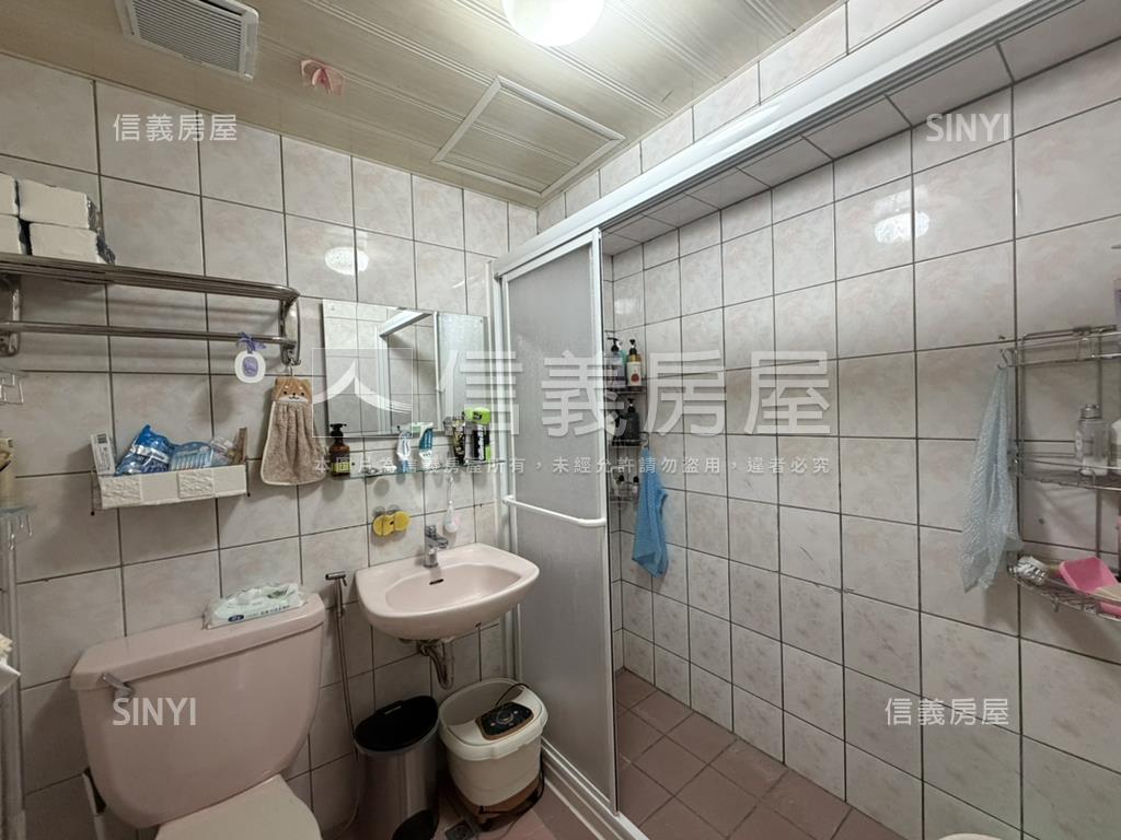 近香山國小美裝潢三房房屋室內格局與周邊環境