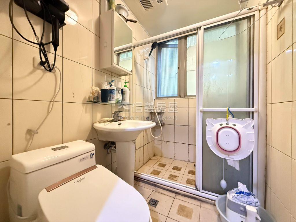 上荷紀邊間綠景兩房房屋室內格局與周邊環境