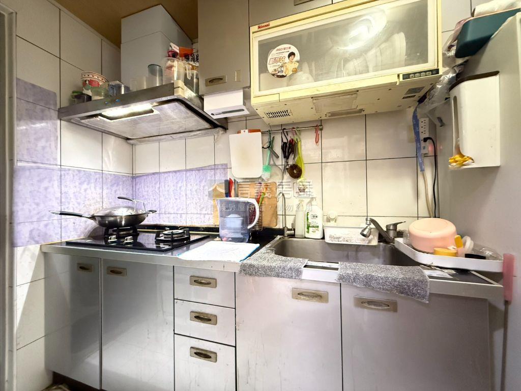 上荷紀邊間綠景兩房房屋室內格局與周邊環境