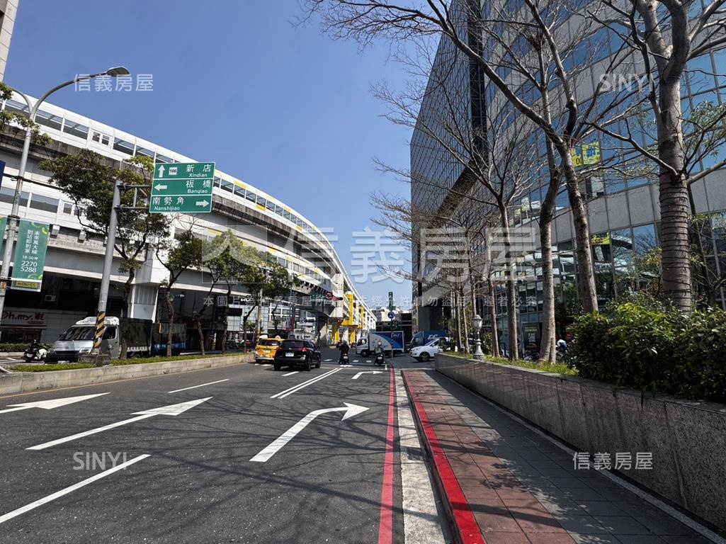 華隆經貿廣場店面房屋室內格局與周邊環境