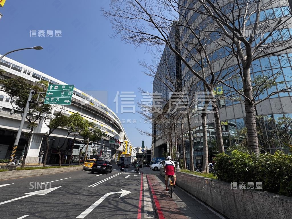華隆經貿廣場店面房屋室內格局與周邊環境