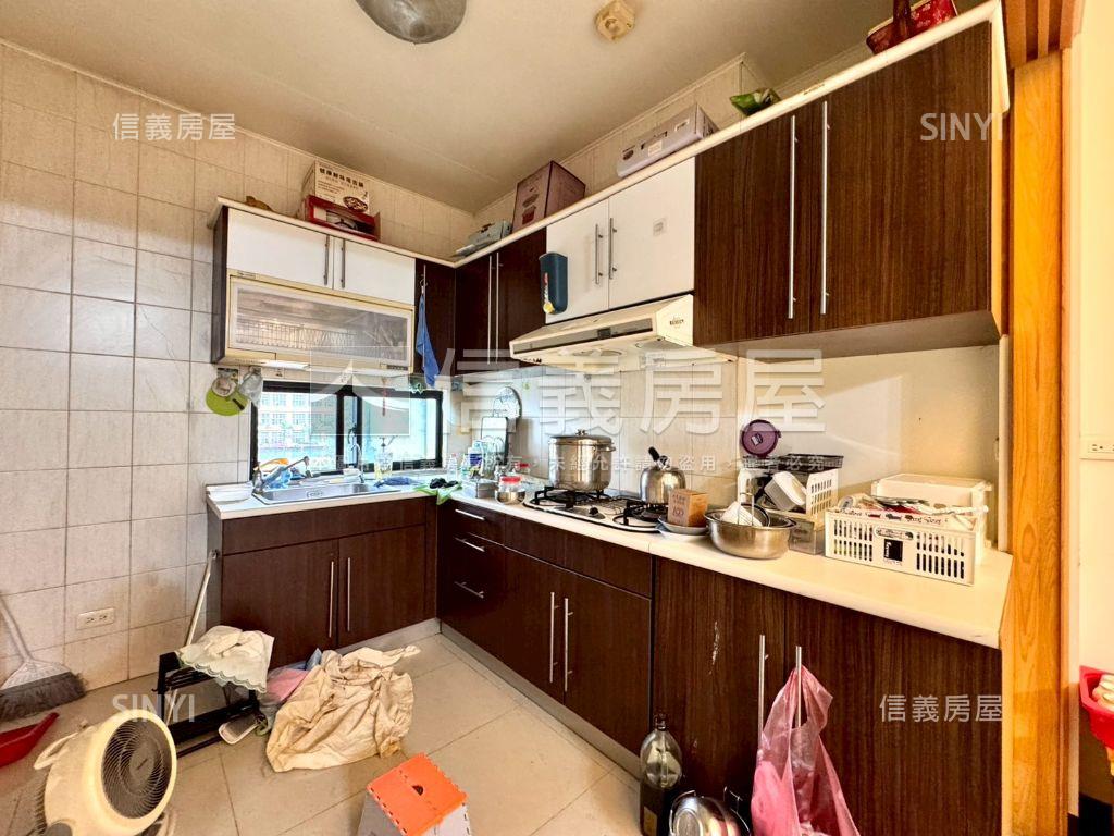 宜欣國小震後臨路別墅房屋室內格局與周邊環境