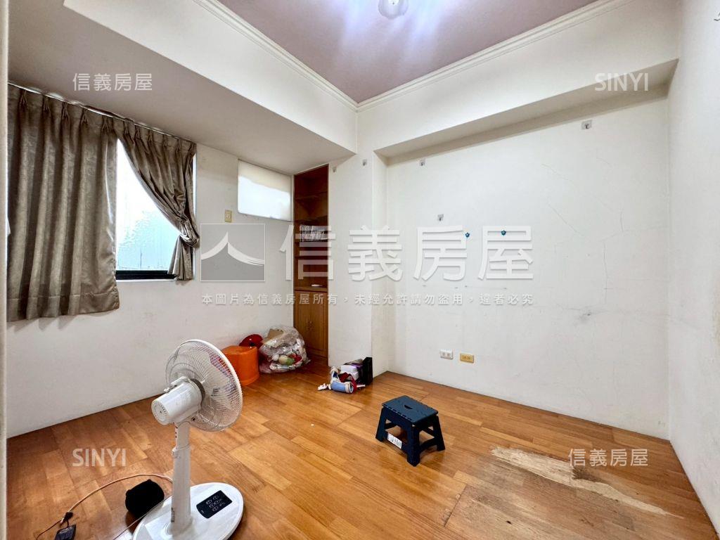 宜欣國小震後臨路別墅房屋室內格局與周邊環境
