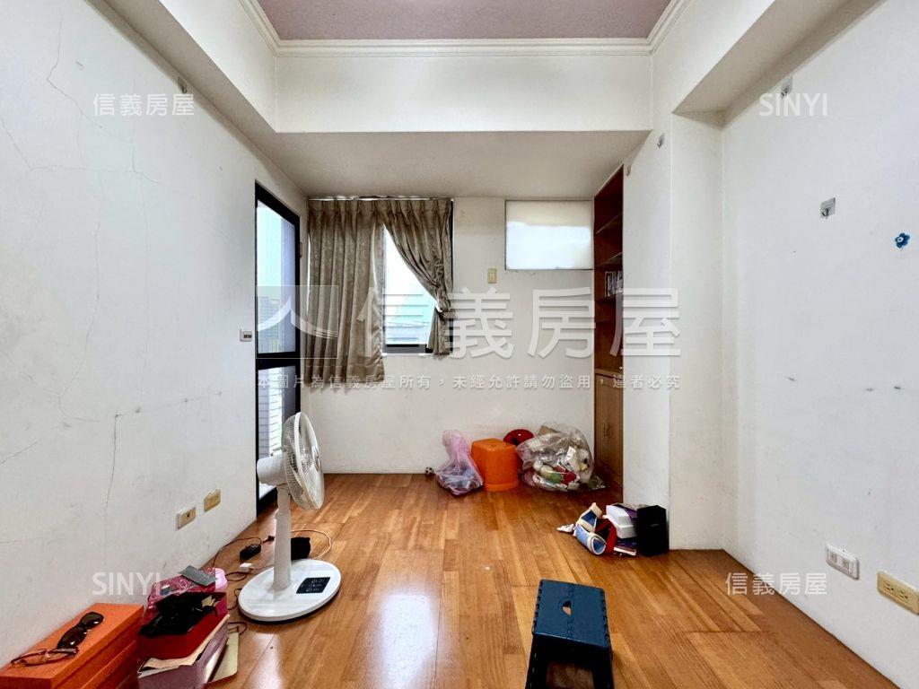 宜欣國小震後臨路別墅房屋室內格局與周邊環境
