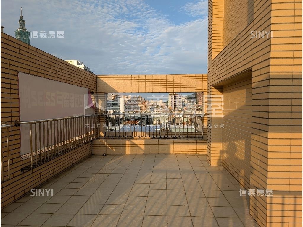 北醫雙併新廈有車位房屋室內格局與周邊環境