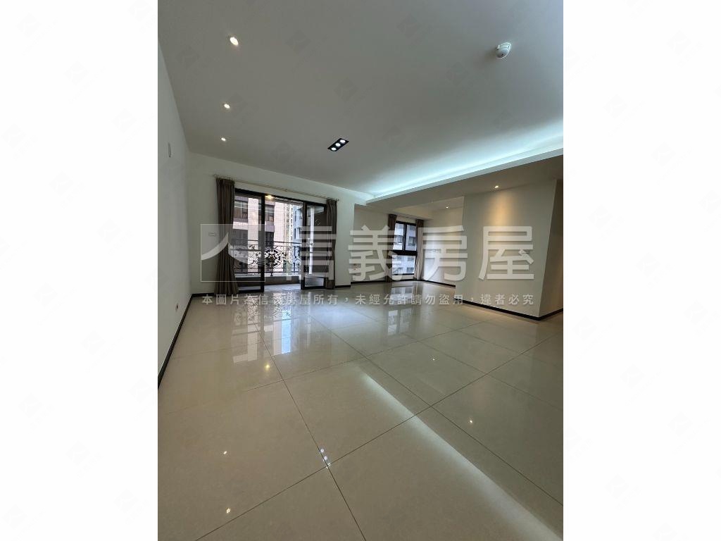 翫賞苑漂亮三房車位房屋室內格局與周邊環境