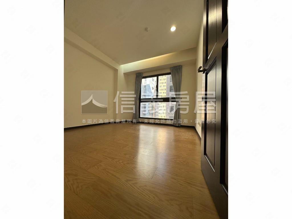 翫賞苑漂亮三房車位房屋室內格局與周邊環境