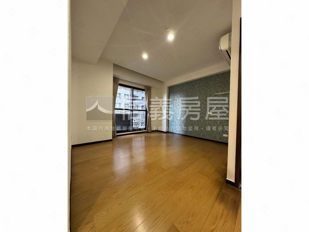 翫賞苑漂亮三房車位房屋室內格局與周邊環境