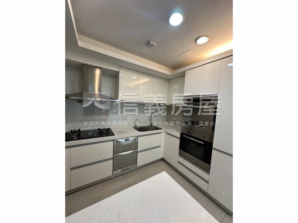 翫賞苑漂亮三房車位房屋室內格局與周邊環境