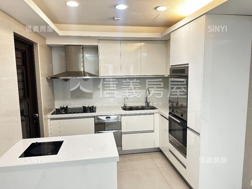 翫賞苑漂亮三房車位房屋室內格局與周邊環境