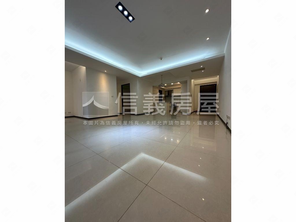 翫賞苑漂亮三房車位房屋室內格局與周邊環境