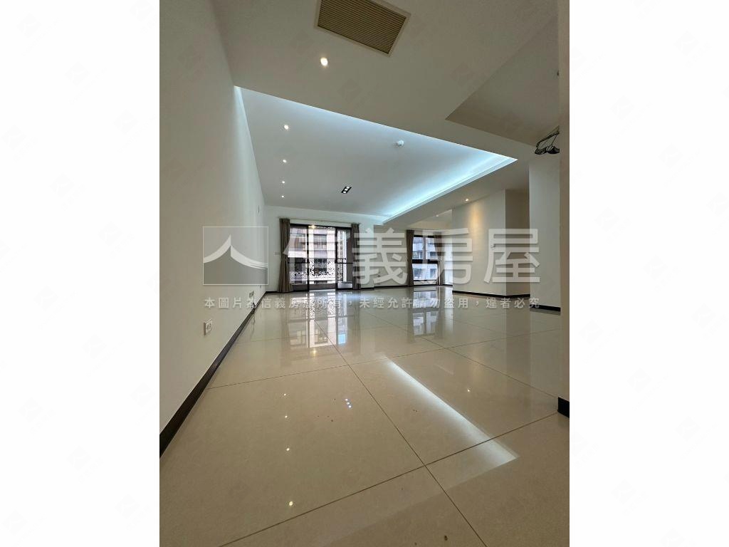 翫賞苑漂亮三房車位房屋室內格局與周邊環境