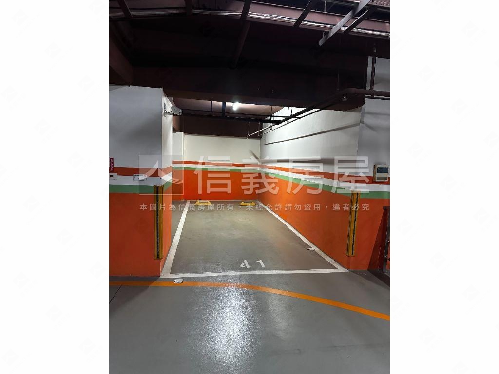 翫賞苑漂亮三房車位房屋室內格局與周邊環境