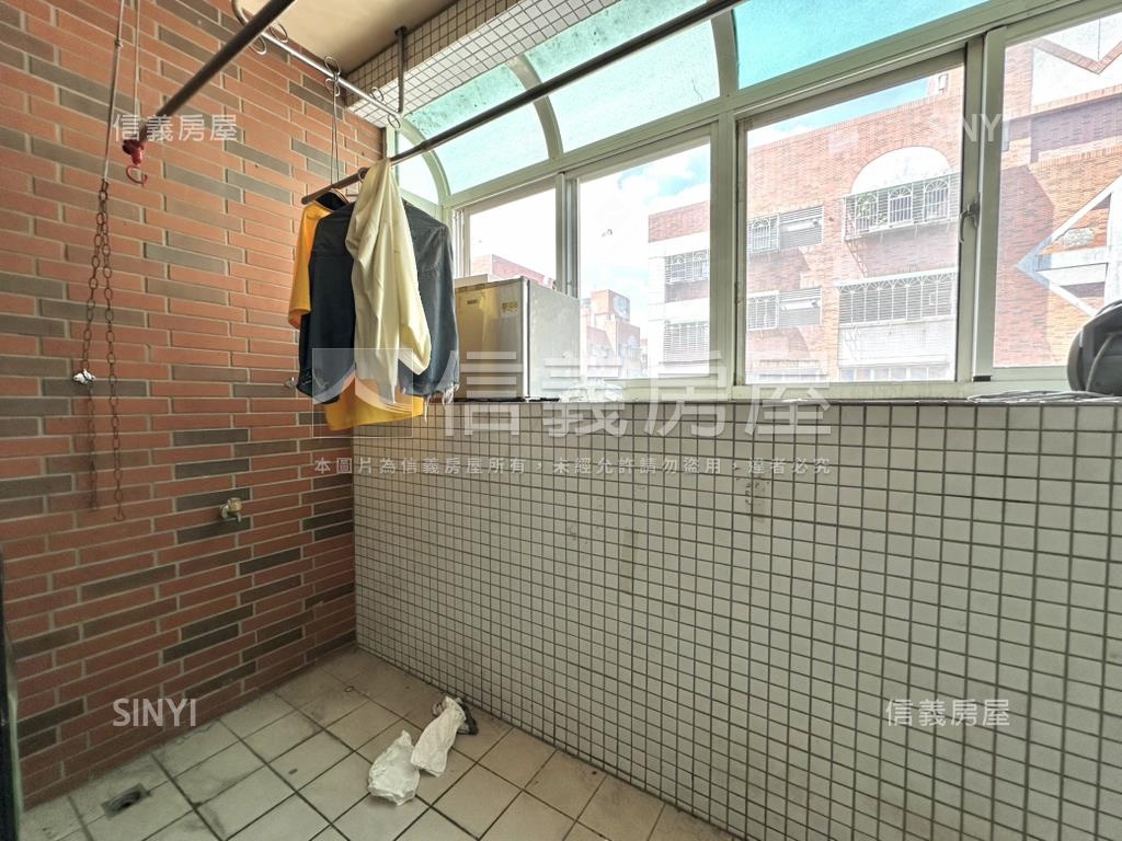 專任—稀有釋出陸光國宅房屋室內格局與周邊環境