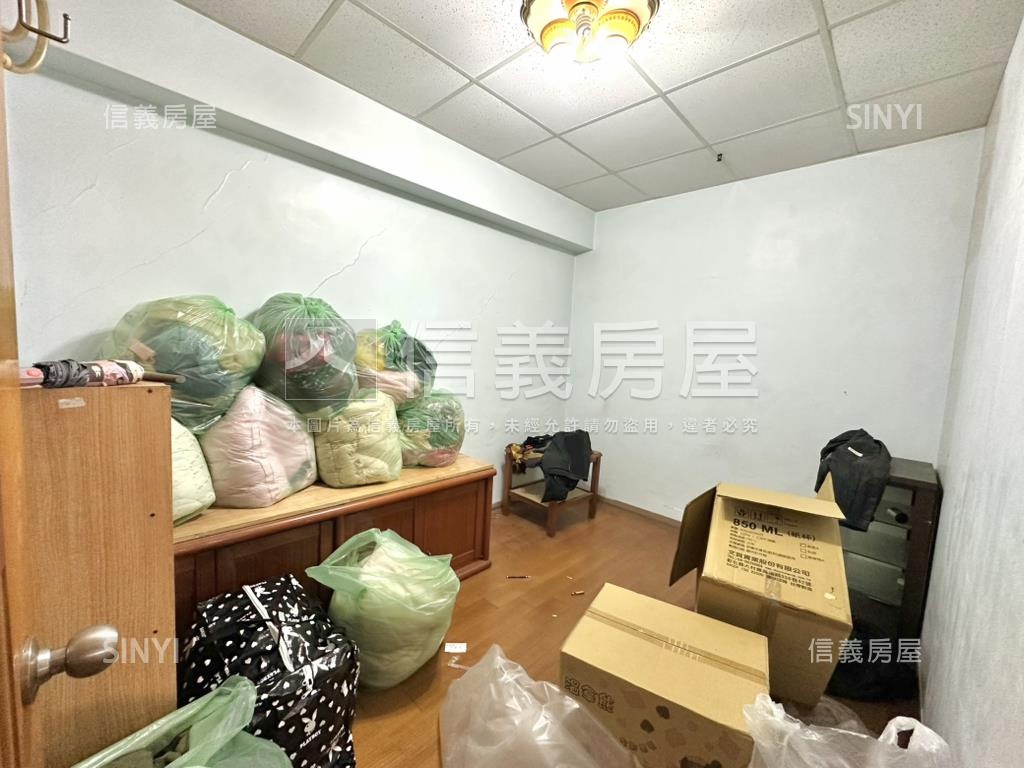 專任—稀有釋出陸光國宅房屋室內格局與周邊環境
