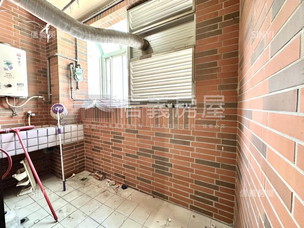 專任—稀有釋出陸光國宅房屋室內格局與周邊環境