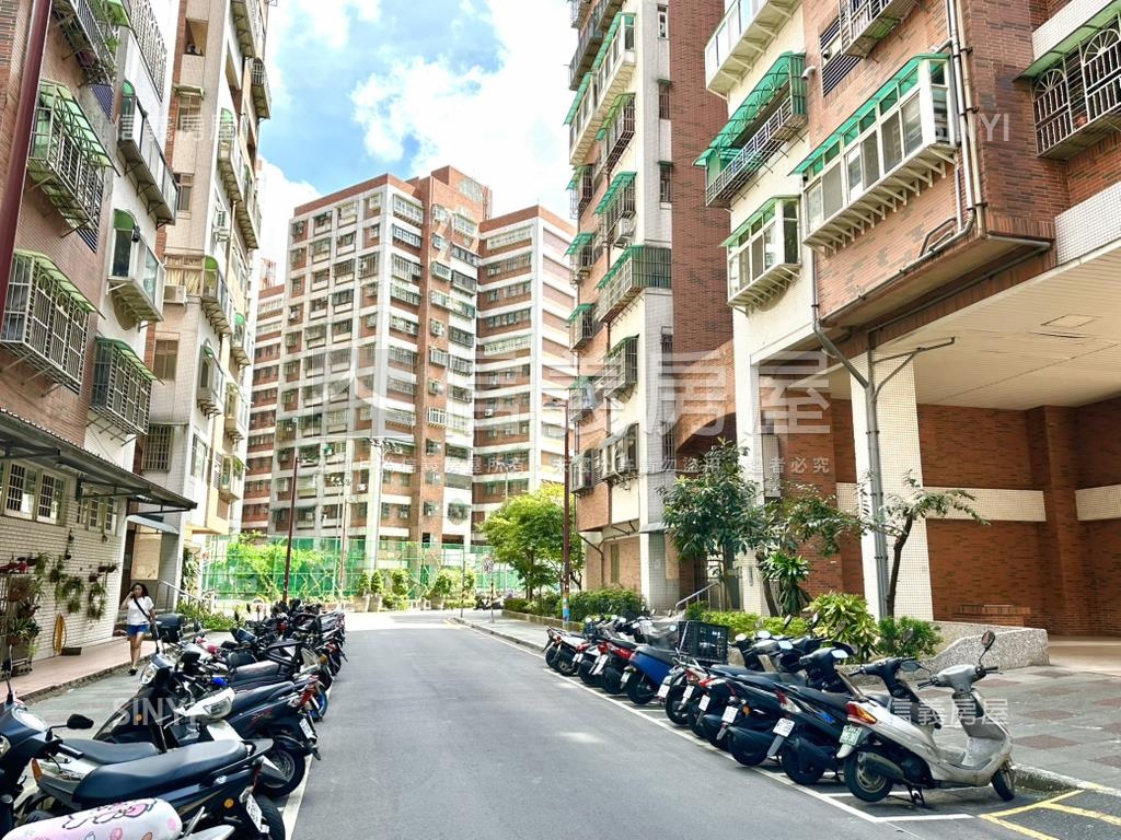 專任—稀有釋出陸光國宅房屋室內格局與周邊環境