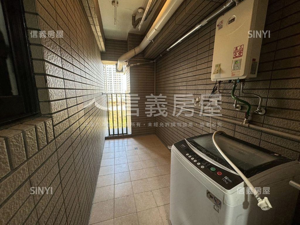 佳展大景三房平車房屋室內格局與周邊環境