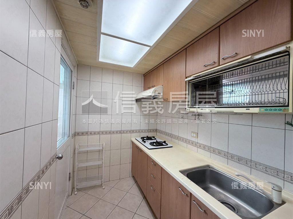 雙鐵金脈科學城美三房車位房屋室內格局與周邊環境