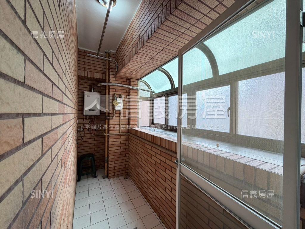 雙鐵金脈科學城美三房車位房屋室內格局與周邊環境