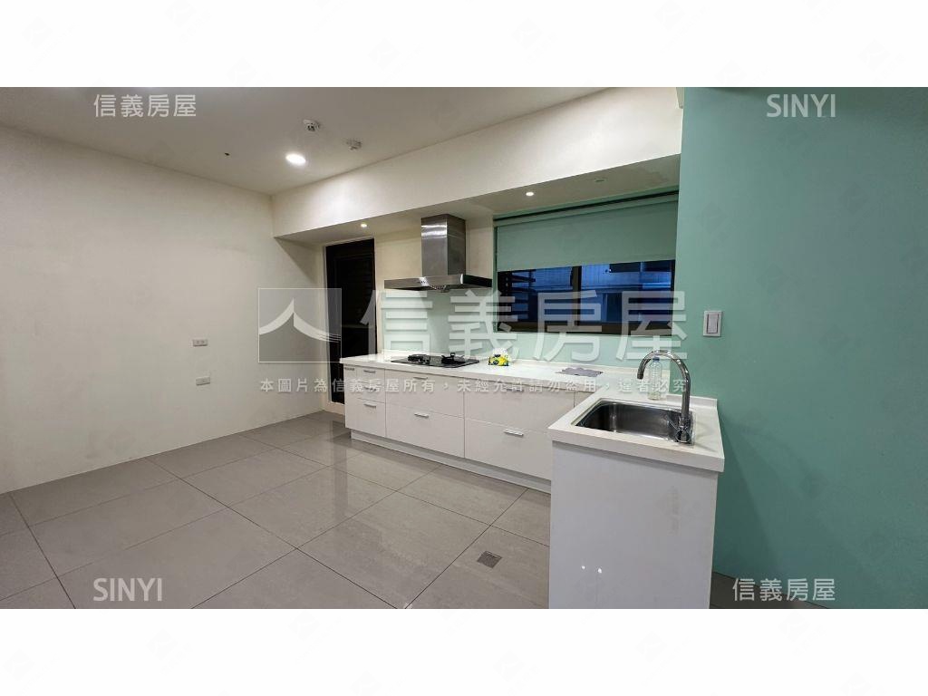 冠德鼎峰寬敞舒適三房車位房屋室內格局與周邊環境
