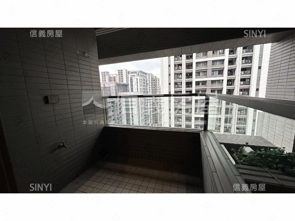 冠德鼎峰寬敞舒適三房車位房屋室內格局與周邊環境