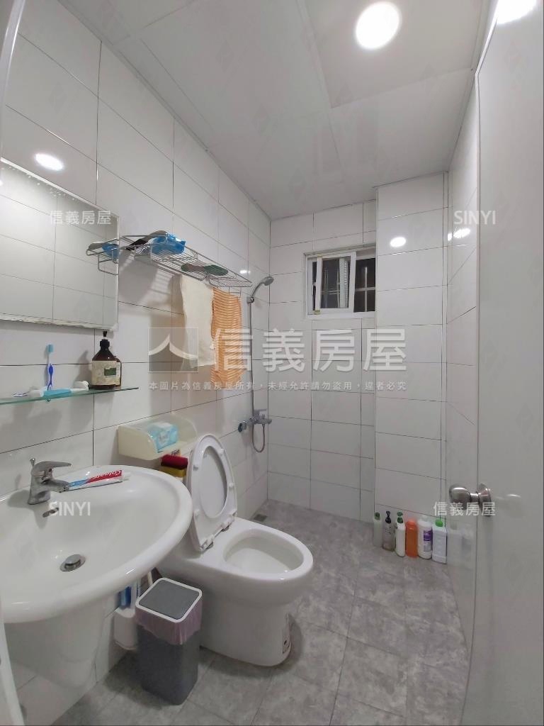 瑞隆輕軌小邊間黃金透店房屋室內格局與周邊環境
