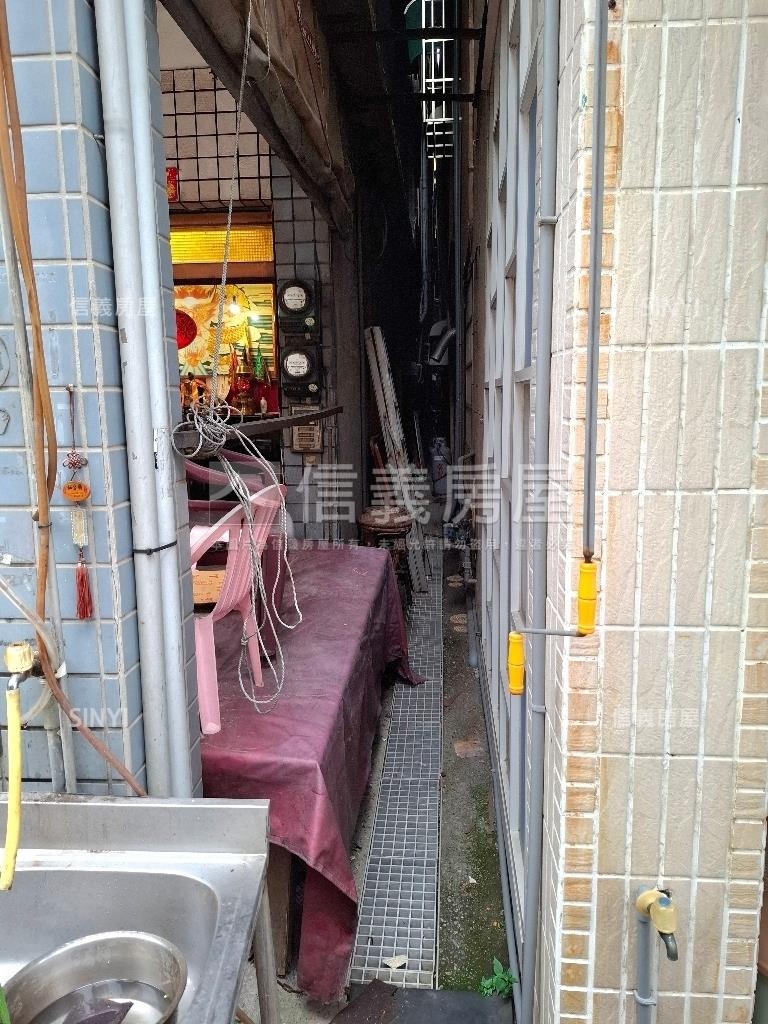 瑞隆輕軌小邊間黃金透店房屋室內格局與周邊環境