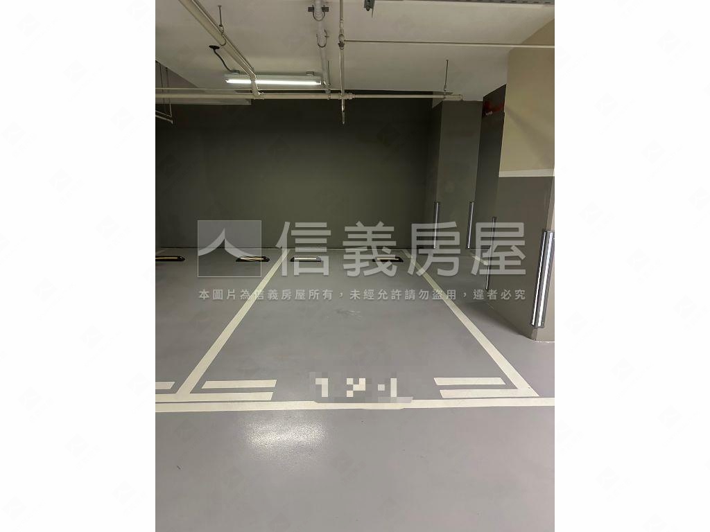 純寓次頂樓２房平車房屋室內格局與周邊環境