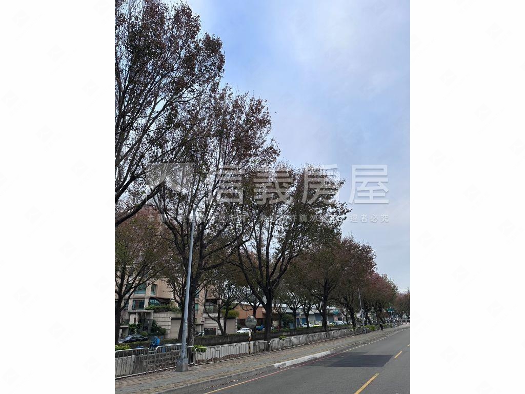 氣派南屯水岸綠意透天別墅房屋室內格局與周邊環境