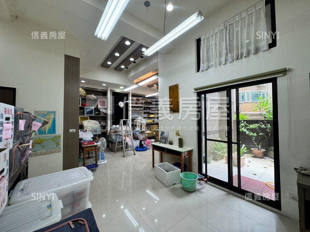 專任⭐近輕軌學校樂活店面房屋室內格局與周邊環境