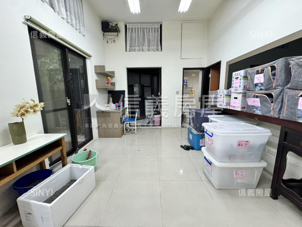 專任⭐近輕軌學校樂活店面房屋室內格局與周邊環境