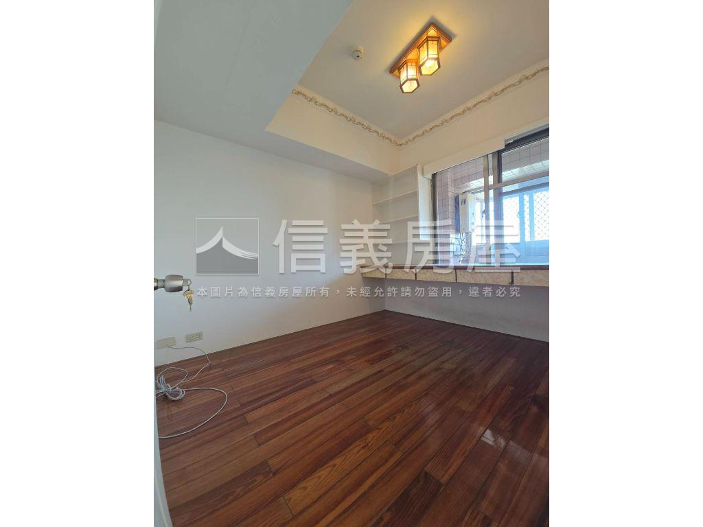 中清大第中高樓層三房！！房屋室內格局與周邊環境