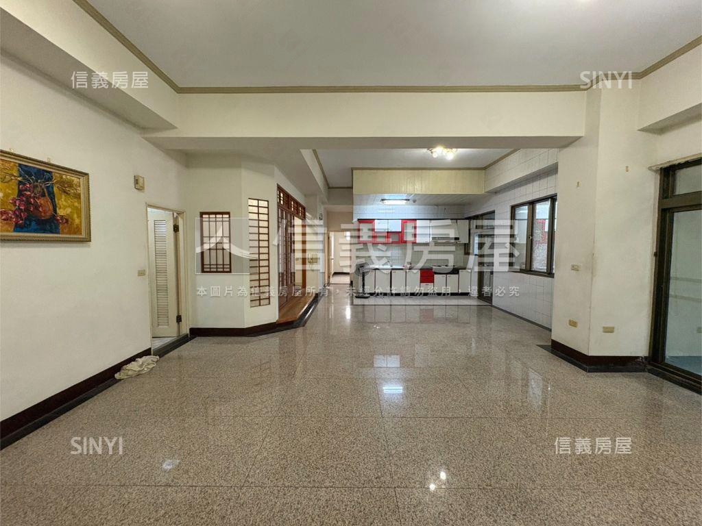 專任！名門公爵四房平車房屋室內格局與周邊環境