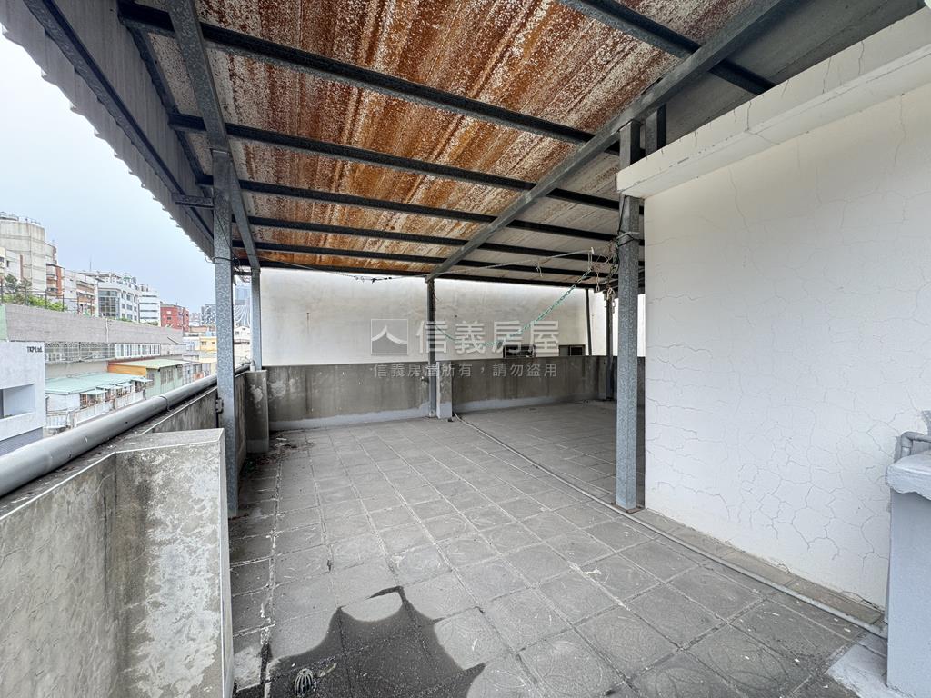 近中央公園角窗透店房屋室內格局與周邊環境