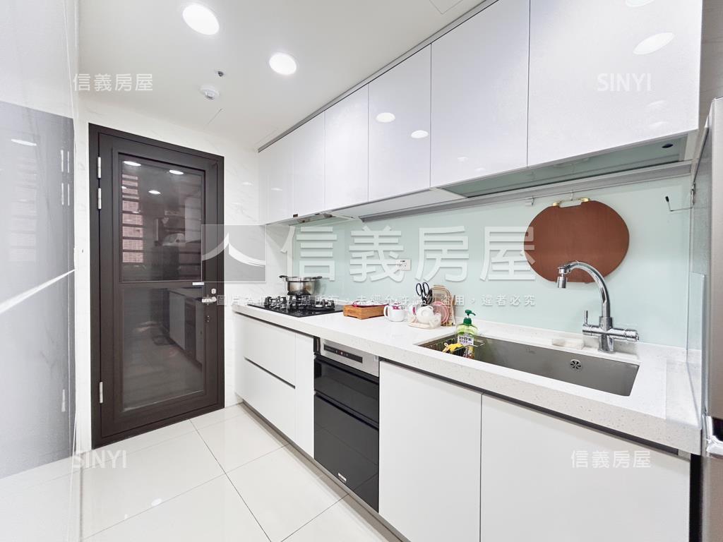 甲子園質感裝潢三房車位房屋室內格局與周邊環境