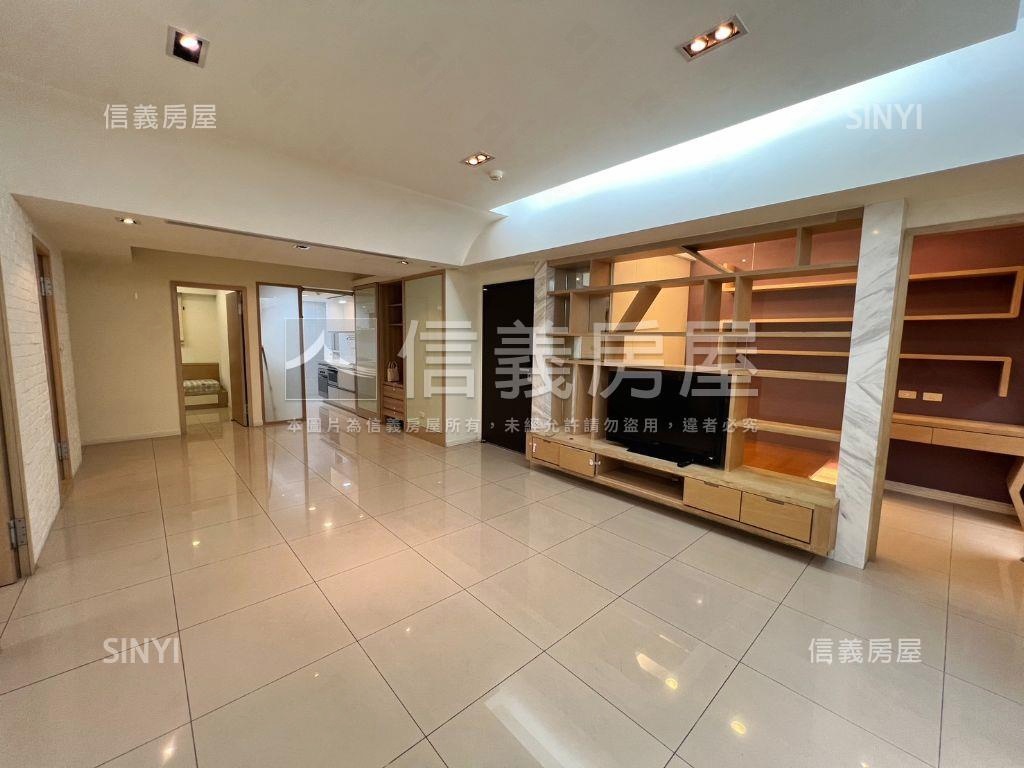 凡登精裝四房車位房屋室內格局與周邊環境