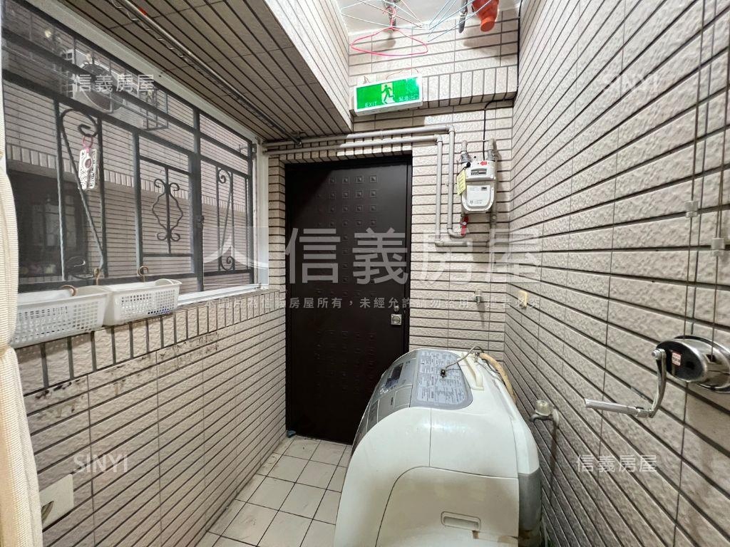 凡登精裝四房車位房屋室內格局與周邊環境