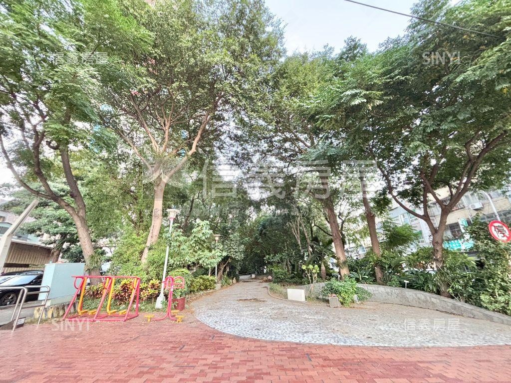 推冶翠兩房充電樁平車房屋室內格局與周邊環境