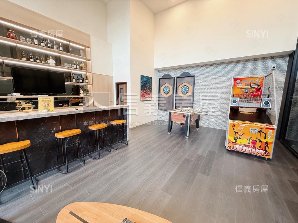 輕屋齡高醫商圈３房車位房屋室內格局與周邊環境