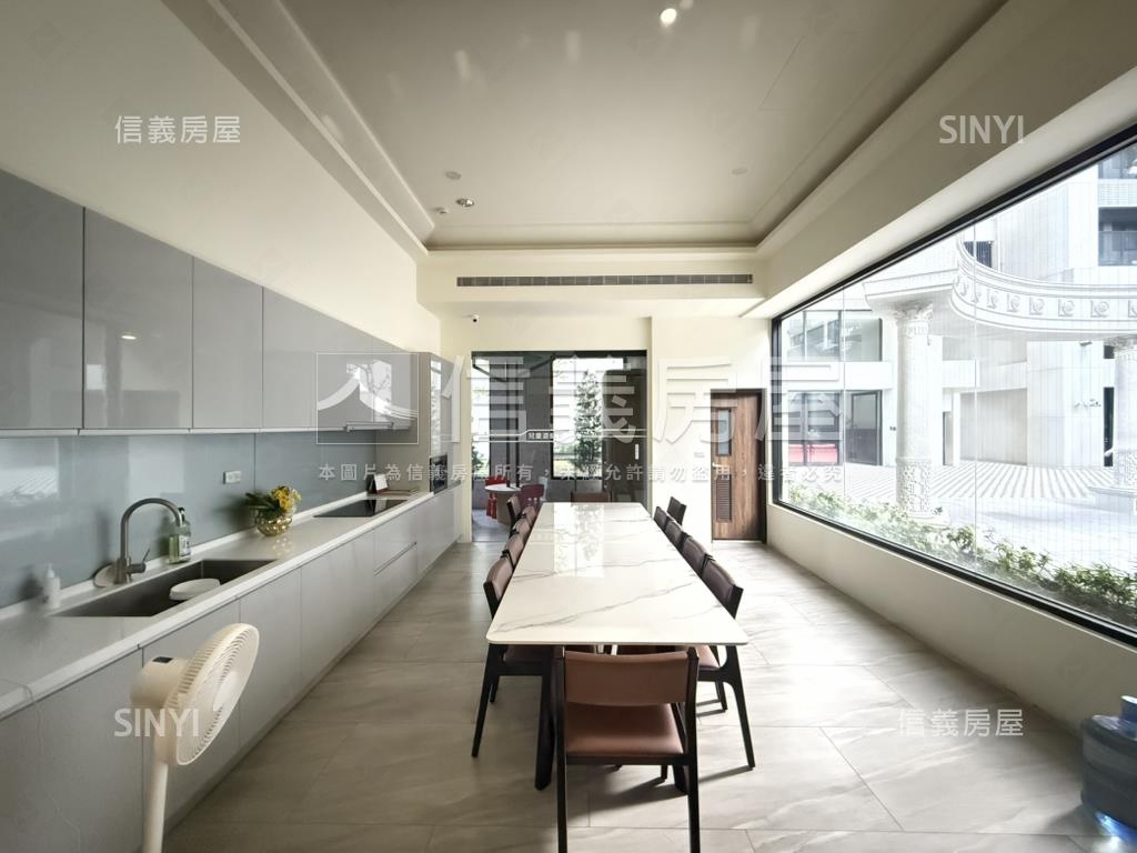 輕屋齡高醫商圈３房車位房屋室內格局與周邊環境