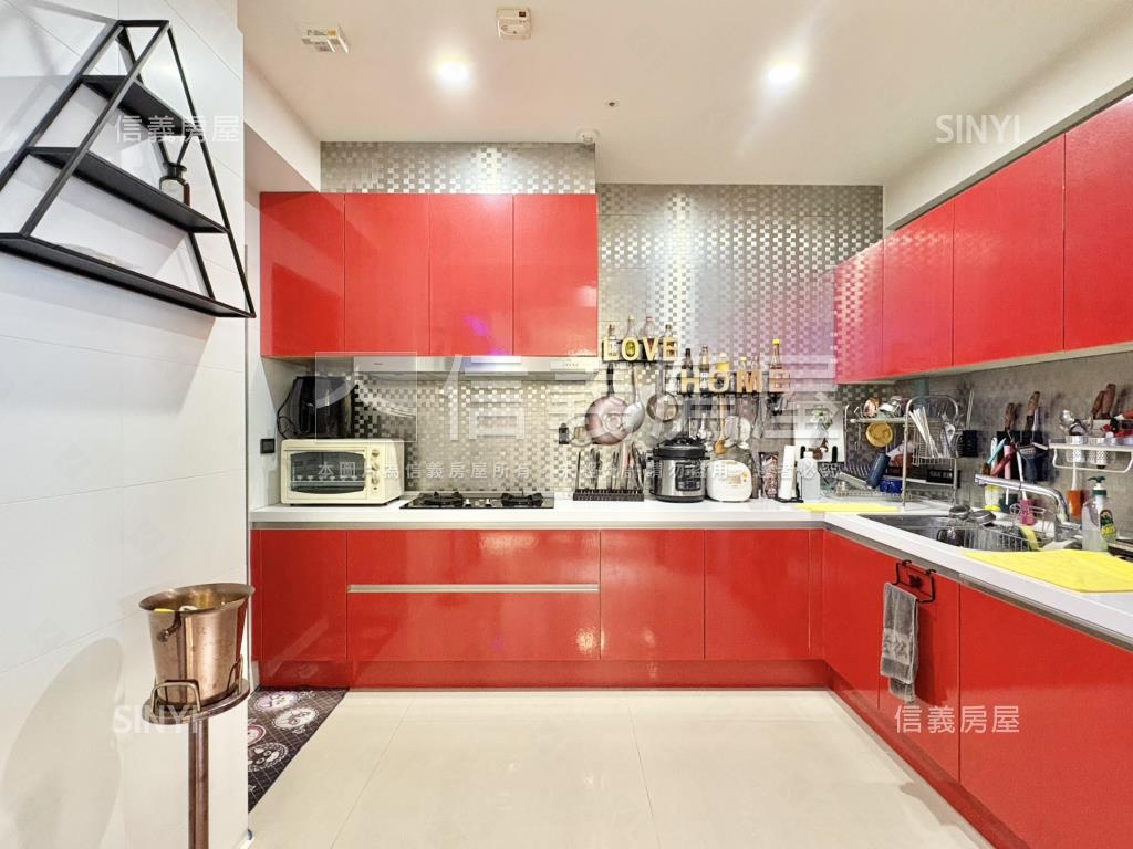 百慶府前院星鑽夜景雙平車房屋室內格局與周邊環境