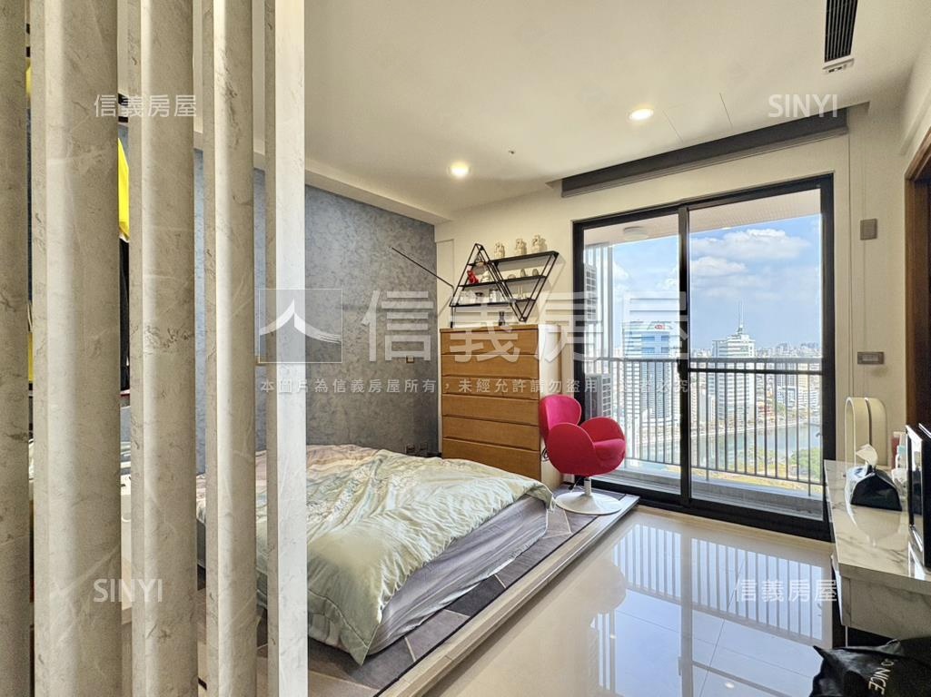 百慶府前院星鑽夜景雙平車房屋室內格局與周邊環境