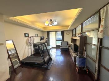 福華飯店旁五福學區三房