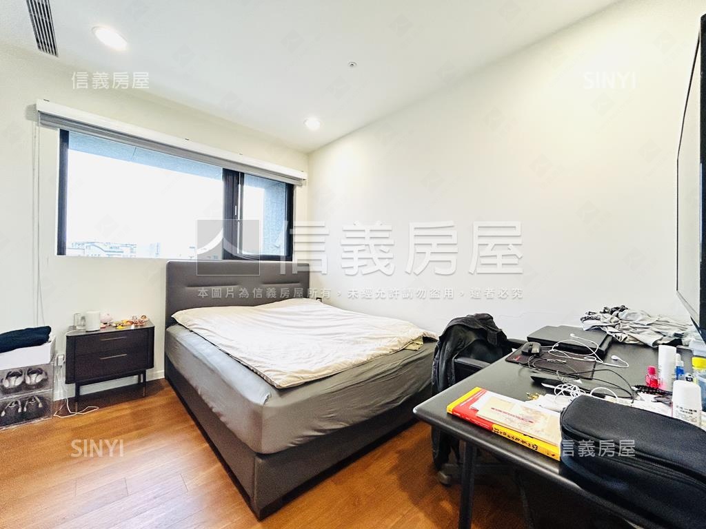 國賓官邸巔峰高樓遠景房屋室內格局與周邊環境