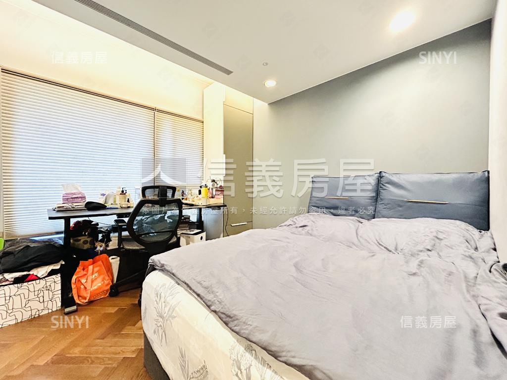 國賓官邸巔峰高樓遠景房屋室內格局與周邊環境