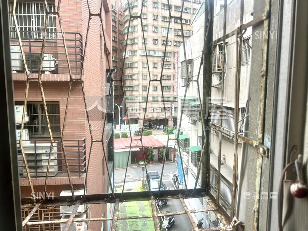 三重邊間公寓頂加房屋室內格局與周邊環境