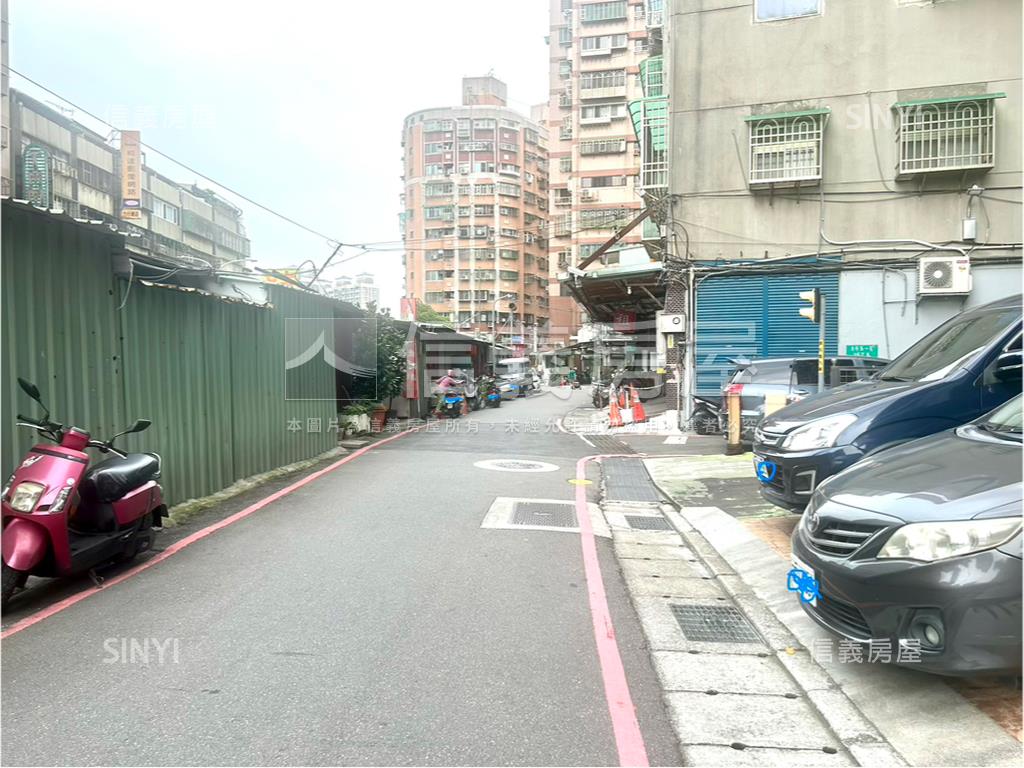 三重邊間公寓頂加房屋室內格局與周邊環境