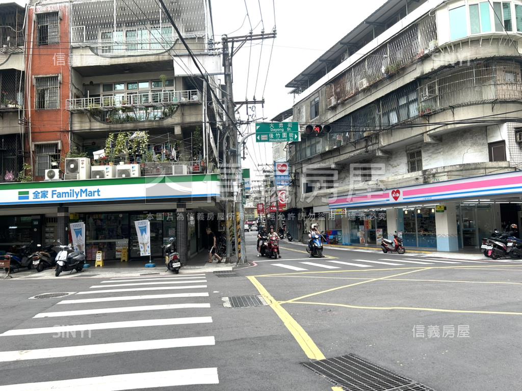 三重邊間公寓頂加房屋室內格局與周邊環境